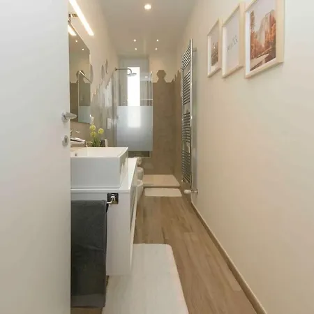 Casa Paradiso-relax E Comfort, Vicino Metro Διαμέρισμα